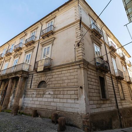 Dimora Storica Giostra Vecchia - Palazzo Grisolia 1809 Cosença Exterior foto