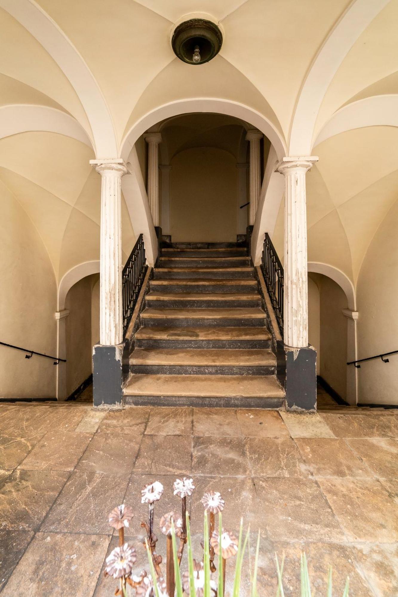 Dimora Storica Giostra Vecchia - Palazzo Grisolia 1809 Cosença Exterior foto