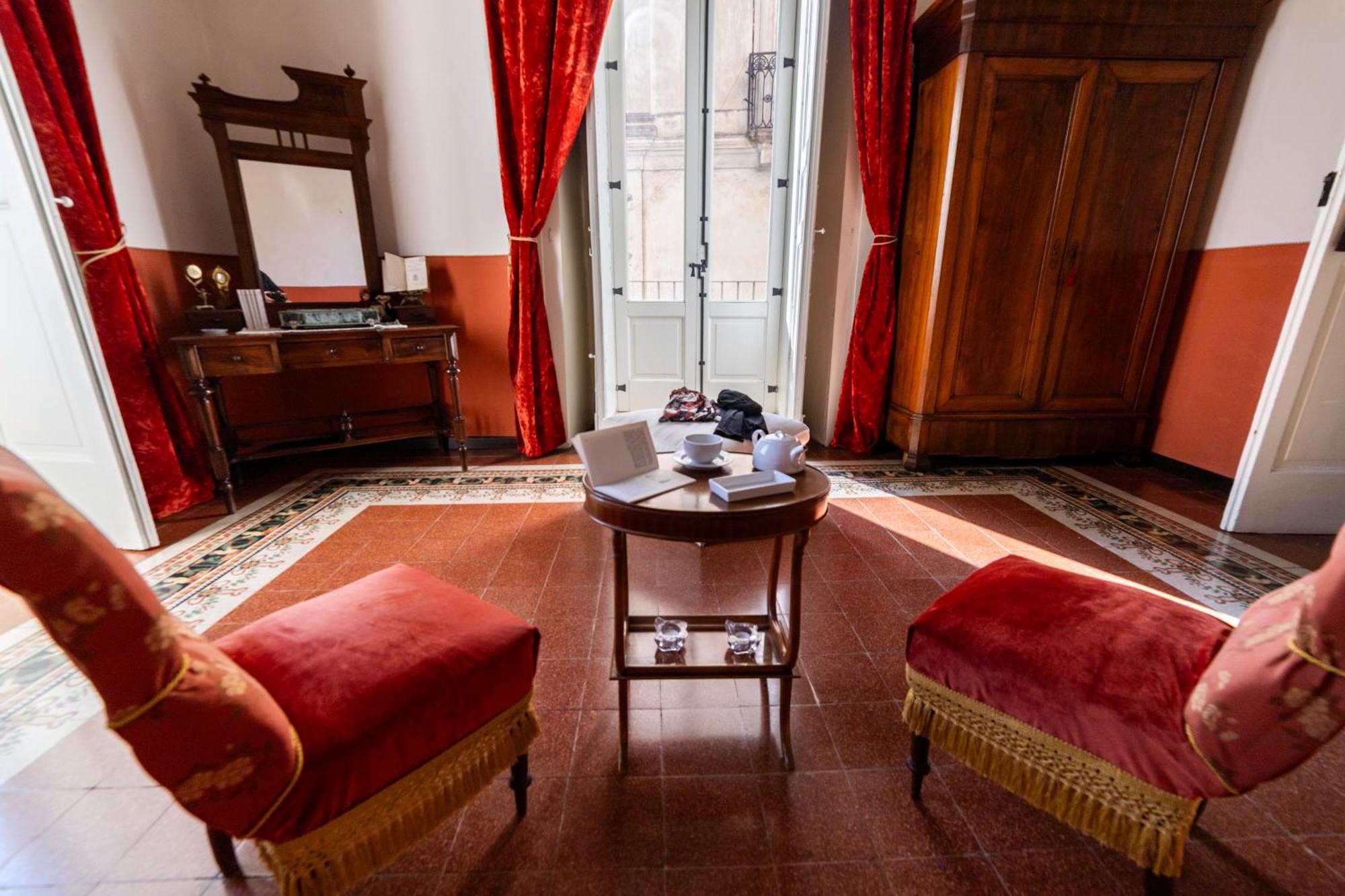 Dimora Storica Giostra Vecchia - Palazzo Grisolia 1809 Cosença Exterior foto
