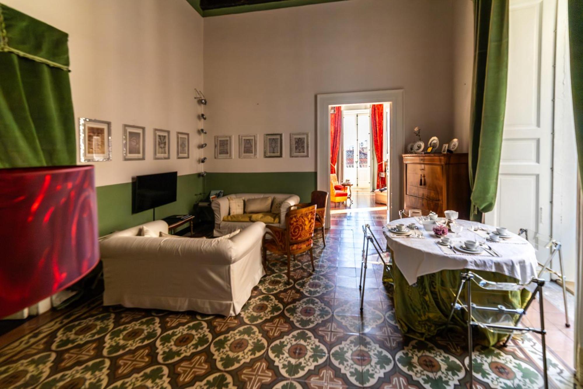 Dimora Storica Giostra Vecchia - Palazzo Grisolia 1809 Cosença Exterior foto