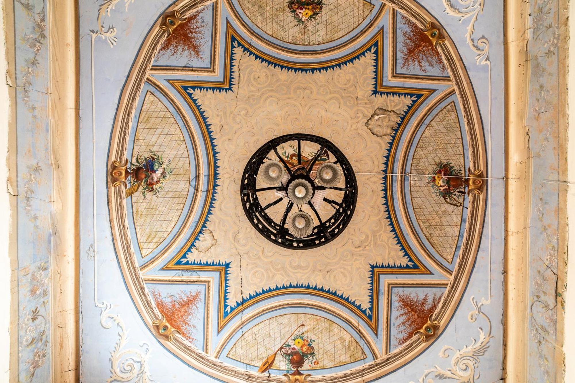 Dimora Storica Giostra Vecchia - Palazzo Grisolia 1809 Cosença Exterior foto